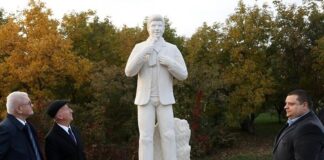 Toše Proeski dobio spomenik u Hrvatskoj blizu mjesta pogibije ( VIDEO )