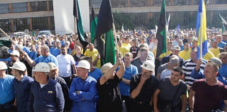 Sutra veliki protest rudara: 101 godina Husinske bune i 101 baklja ispred Vlade FBiH