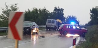 ŽIVINICE: Dva lica povrijeđena u saobraćajnoj nesreći u Gornjim Dubravama
