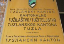 Identifikovani maloljetnici koji su tokom vikenda oštetili klupe i automobile u Tuzli